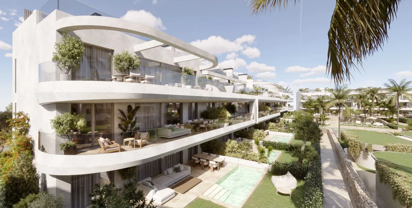 Продажа двухуровневых апартаментов в Estepona 1