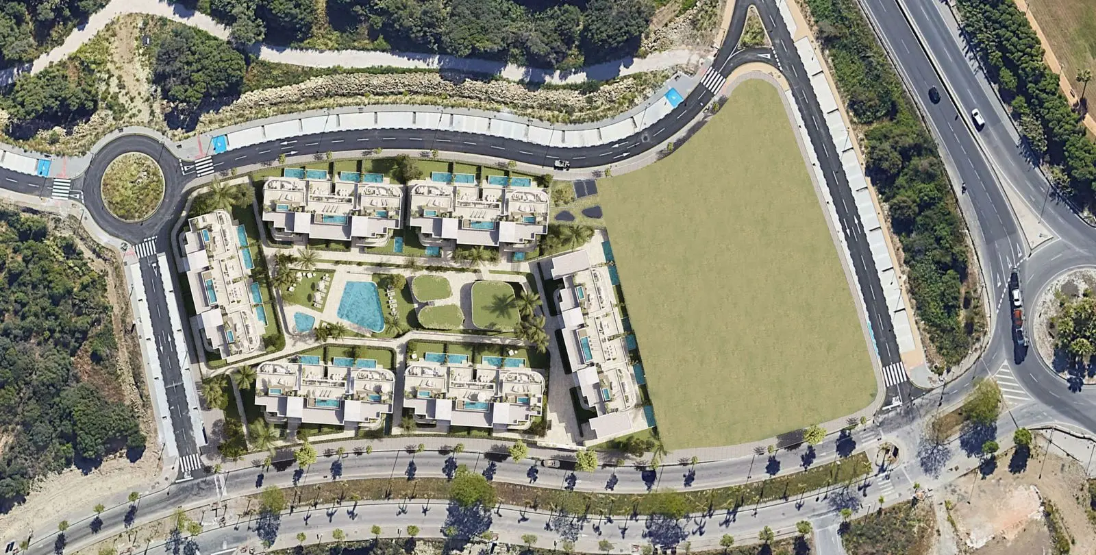 Продажа двухуровневых апартаментов в Estepona 42