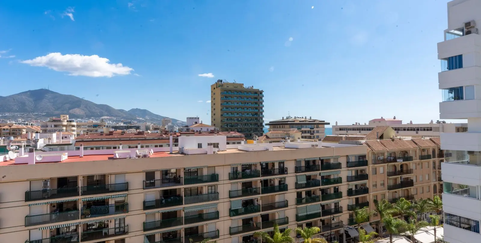 Sale of penthouse in Fuengirola 21