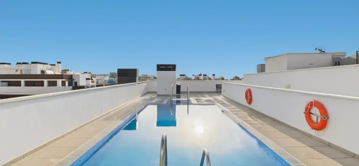 Sale of middle floor apartment in Estepona 0