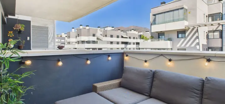 Sale of middle floor apartment in Estepona 1