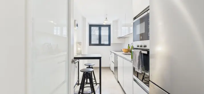 Sale of middle floor apartment in Estepona 4