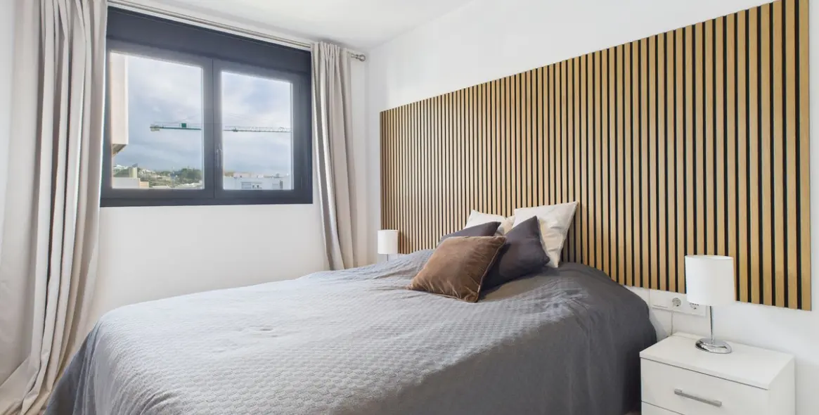 Venta de apartamento en planta media en Estepona 16