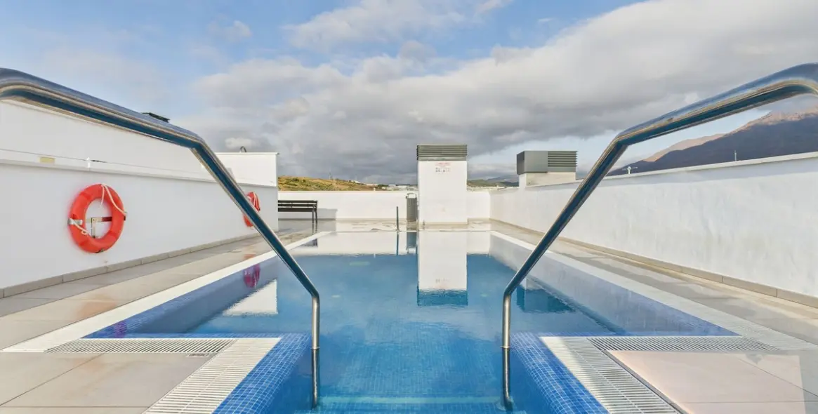 Sale of middle floor apartment in Estepona 22