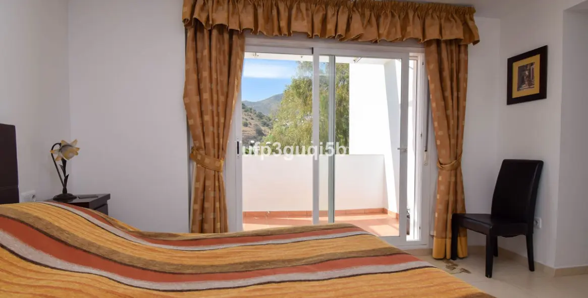 Sale of penthouse in Torrequebrada 2