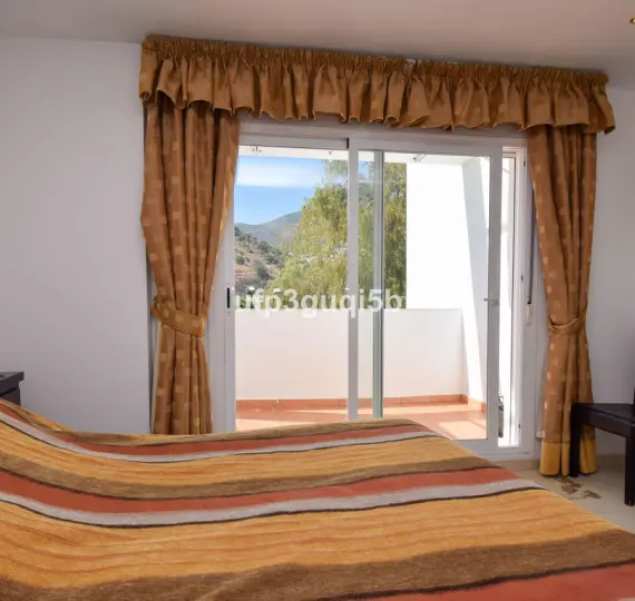 Sale of penthouse in Torrequebrada