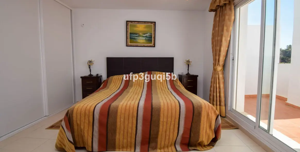 Sale of penthouse in Torrequebrada 26