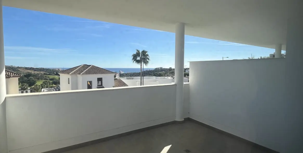 Продажа апартаментов на первом этаже в Estepona (район Estepona) 1