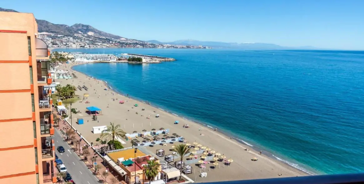 Venta de apartamento en planta media en Fuengirola 1