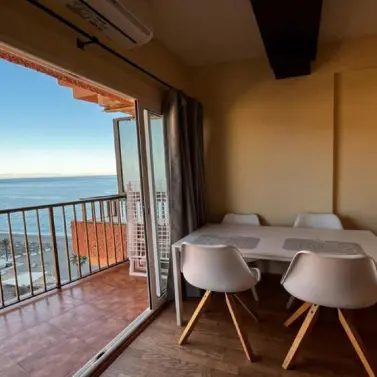 Sale of middle floor apartment in Fuengirola