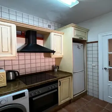 Sale of middle floor apartment in Fuengirola