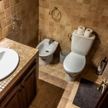 Sale of middle floor apartment in Fuengirola