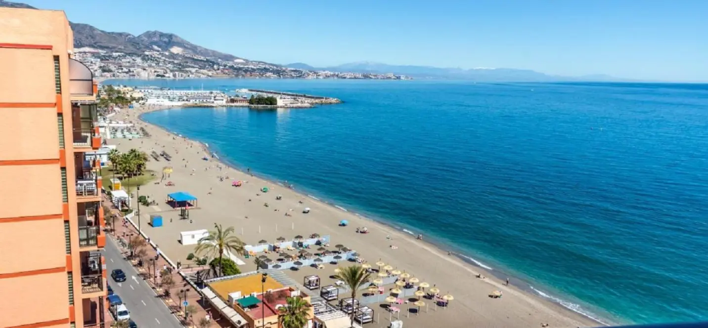 Продажа апартаментов на среднем этаже в Fuengirola 0