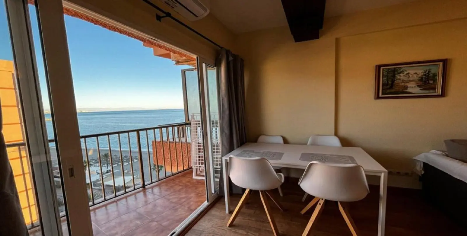 Venta de apartamento en planta media en Fuengirola 2