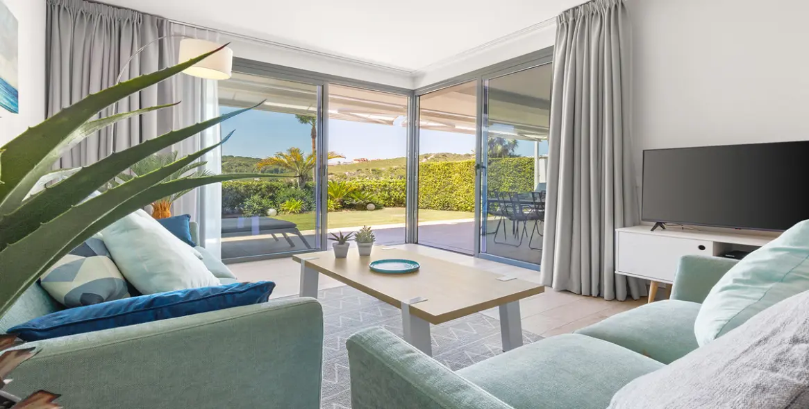 Продажа апартаментов на среднем этаже в Casares 1