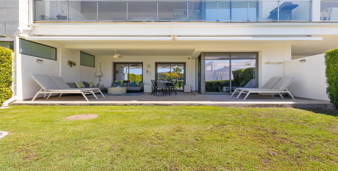 Продажа апартаментов на среднем этаже в Casares 2