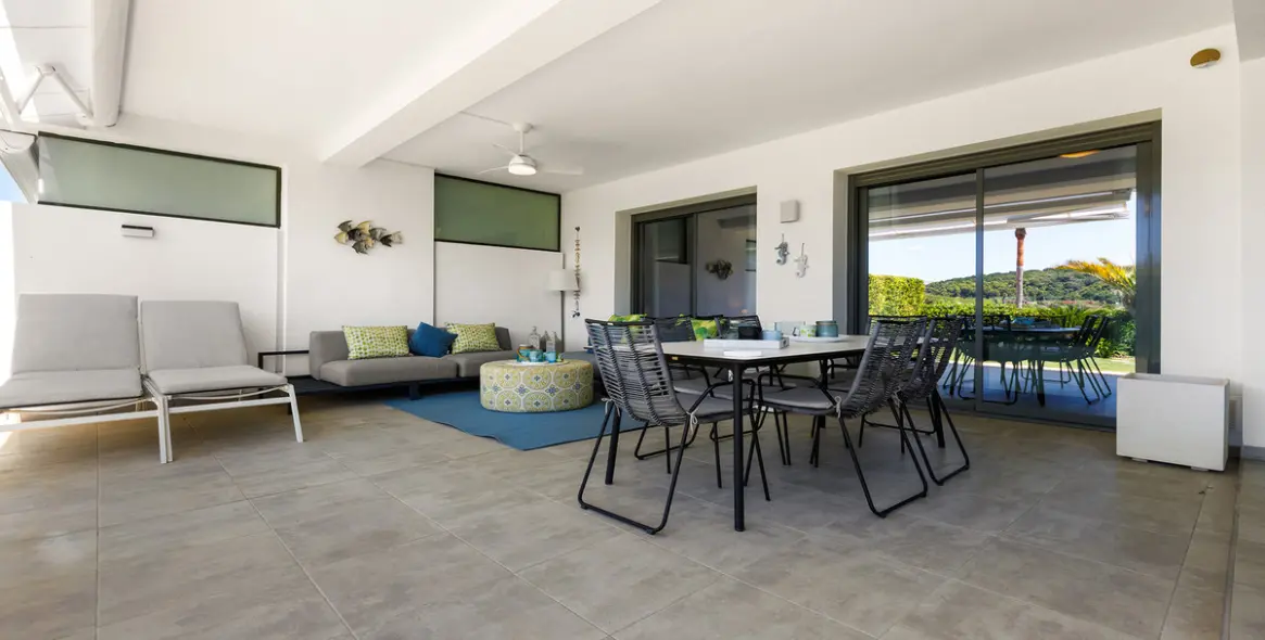 Продажа апартаментов на среднем этаже в Casares 5