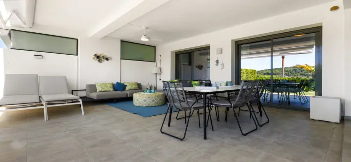 Продажа апартаментов на среднем этаже в Casares 4