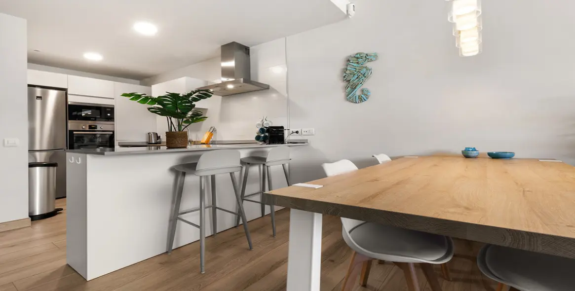 Продажа апартаментов на среднем этаже в Casares 7