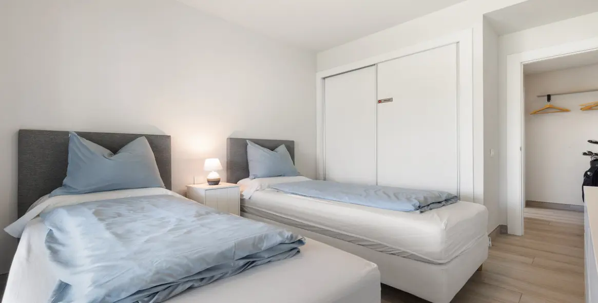 Продажа апартаментов на среднем этаже в Casares 12