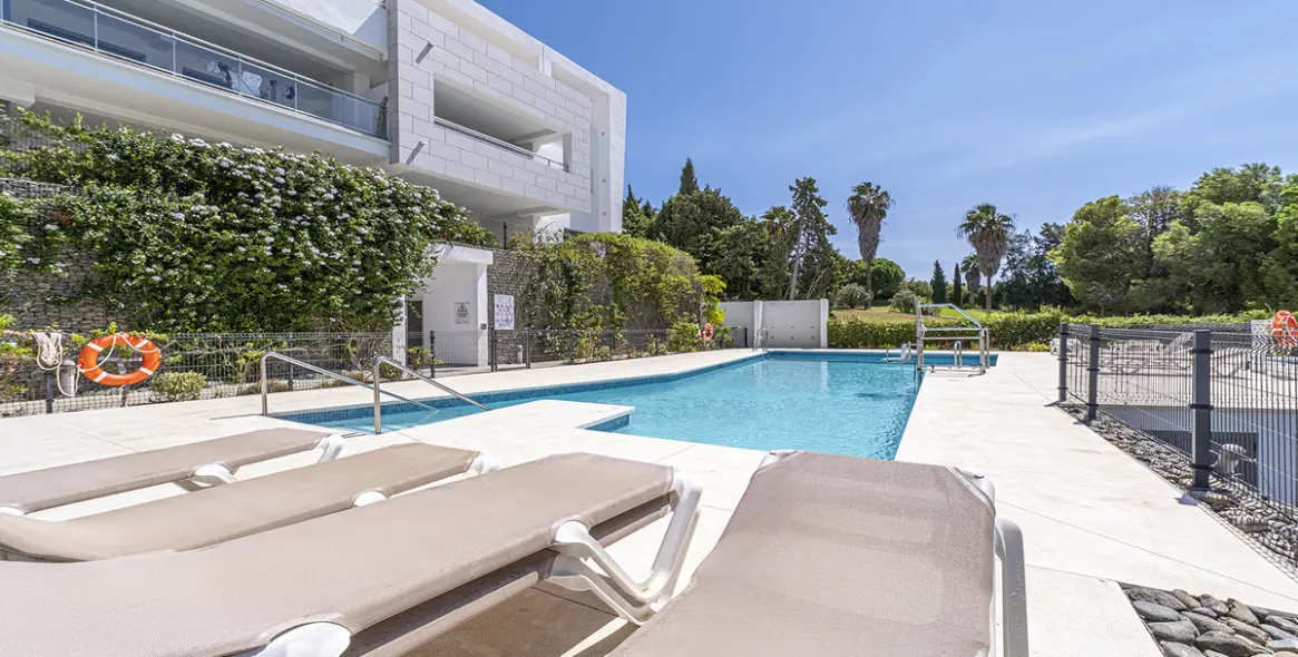 Продажа апартаментов на среднем этаже в Casares 16