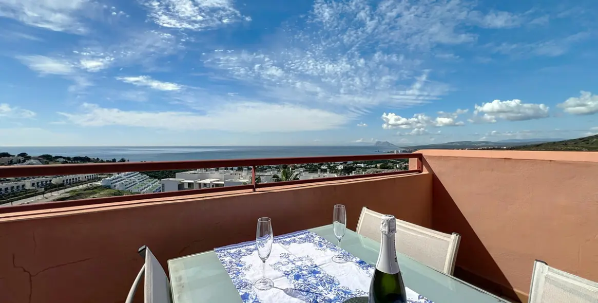 Sale of penthouse in Manilva 2