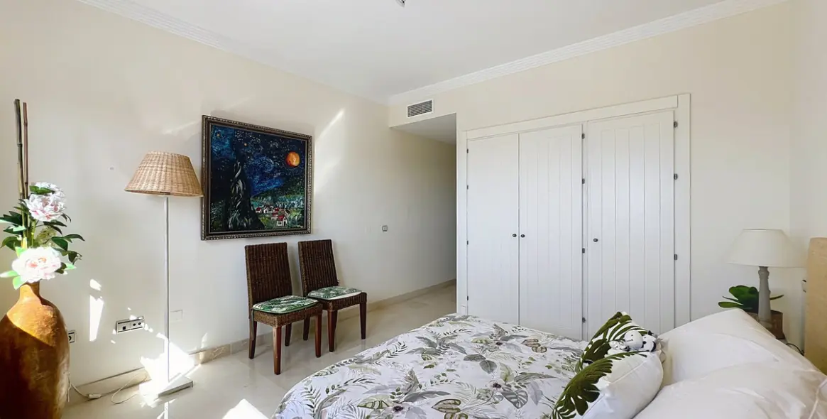 Sale of penthouse in Manilva 14