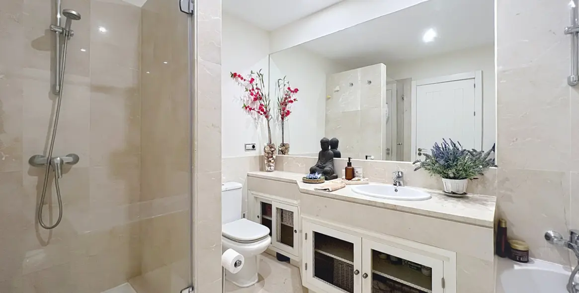 Sale of penthouse in Manilva 15