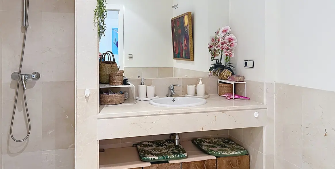 Sale of penthouse in Manilva 17