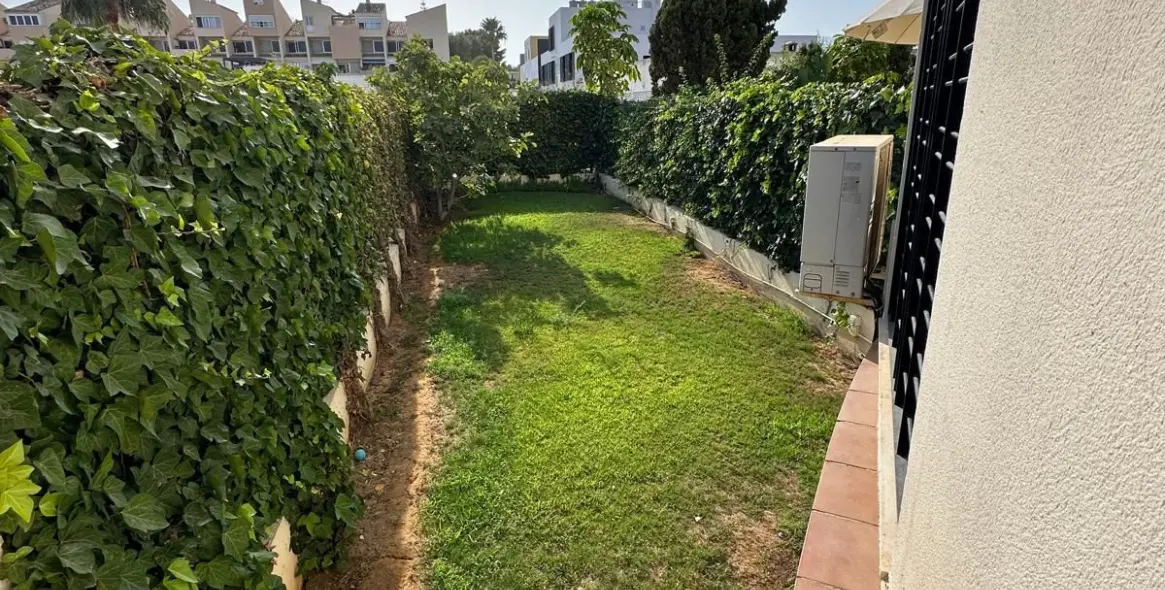 Sale of ground floor apartment in Estepona 20