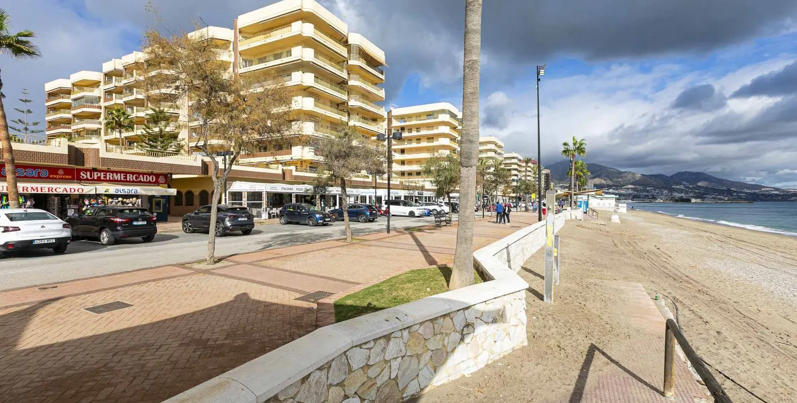 Sale of penthouse in Fuengirola 25