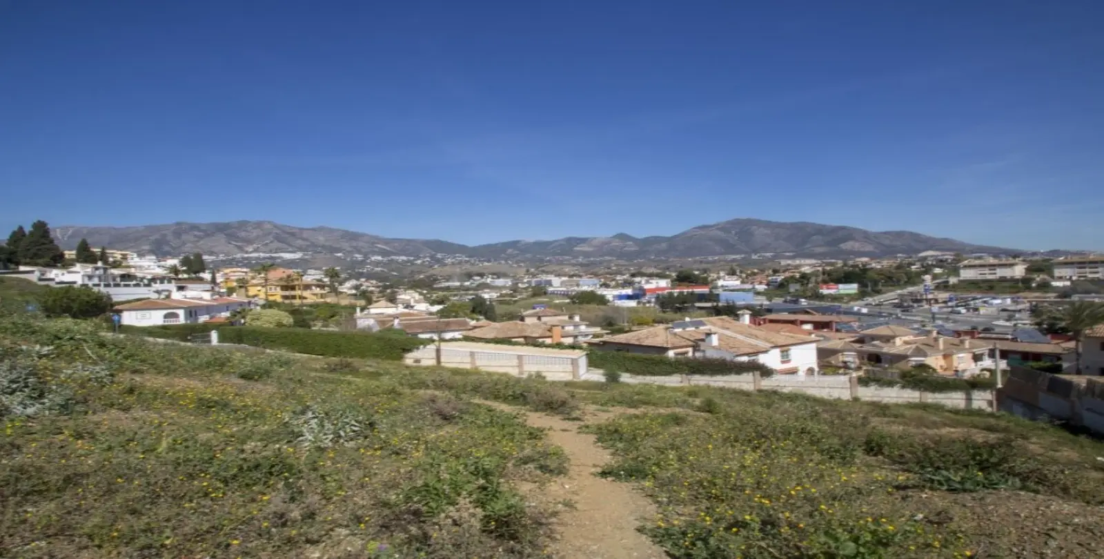 Venta de parcela residencial en Mijas Costa 13