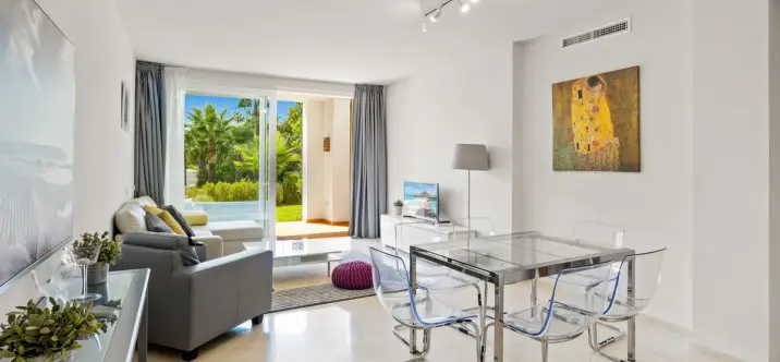 Продажа апартаментов на первом этаже в Casares 3