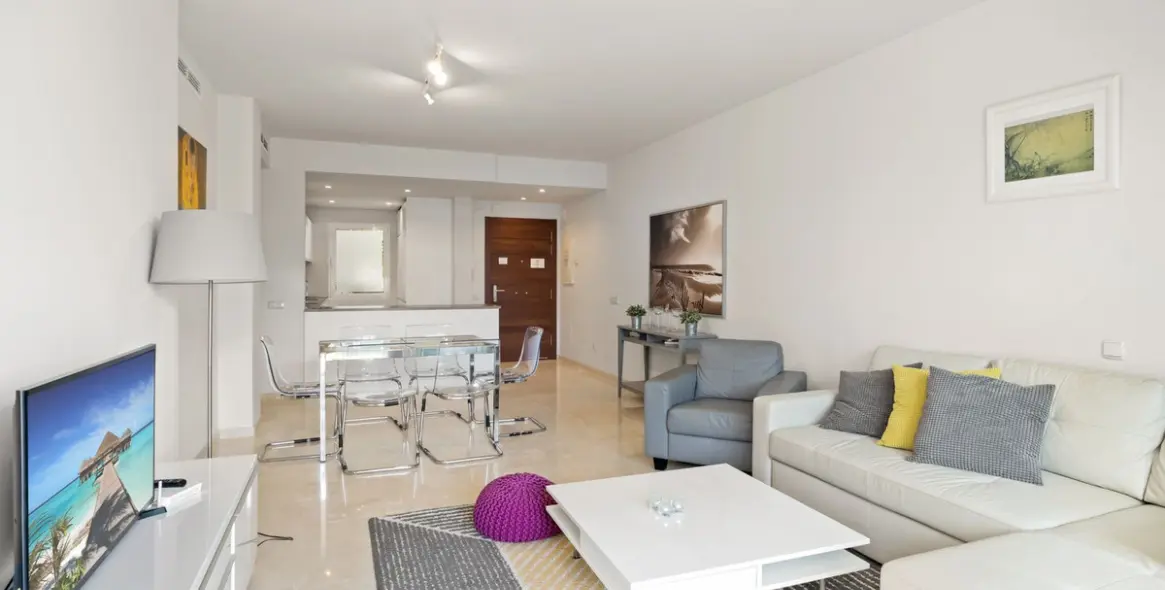 Продажа апартаментов на первом этаже в Casares 5