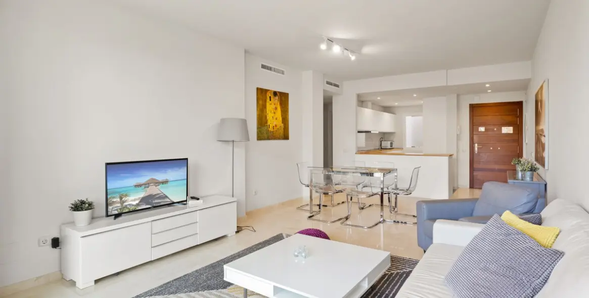 Продажа апартаментов на первом этаже в Casares 6