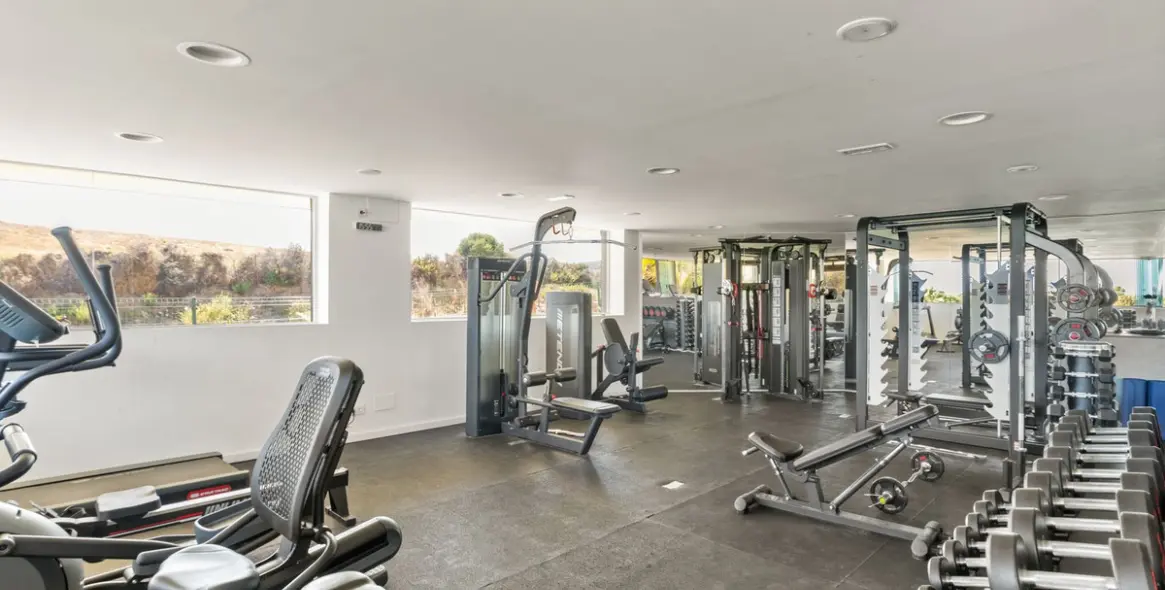 Продажа апартаментов на первом этаже в Casares 18