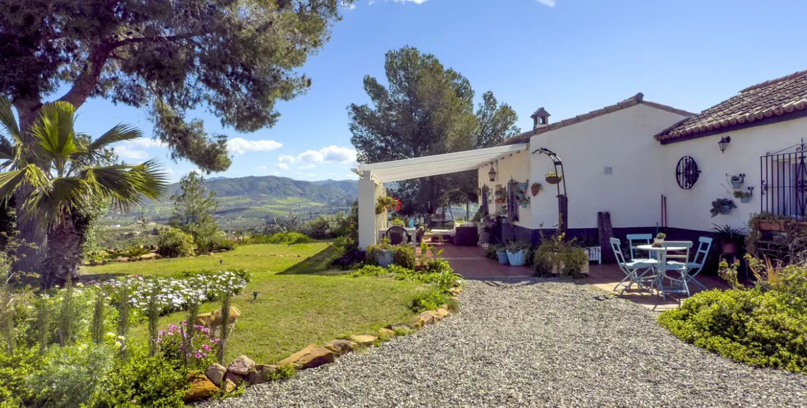 Sale of finca - cortijo in Pizarra 1