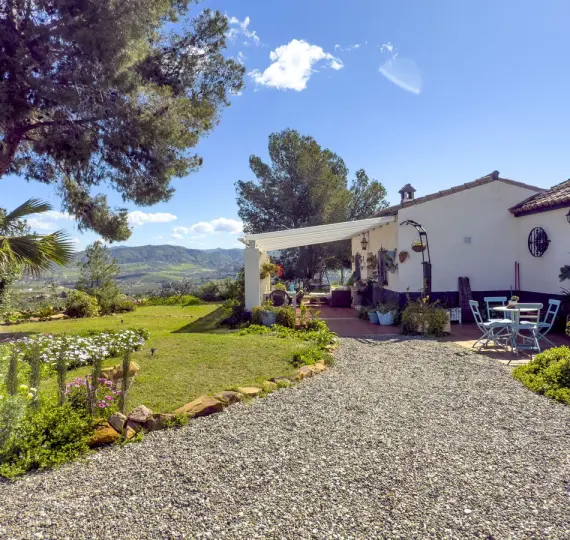 Sale of finca - cortijo in Pizarra
