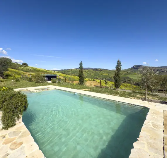 Sale of finca - cortijo in Pizarra