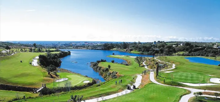 Продажа апартаментов на среднем этаже в Benahavís 0