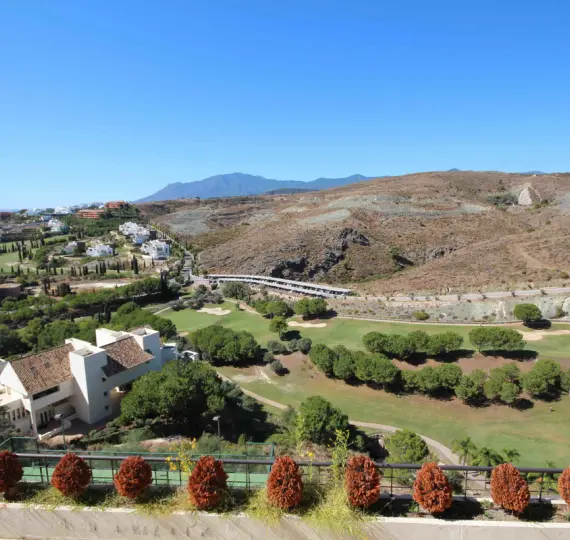 Продажа апартаментов на среднем этаже в Benahavís