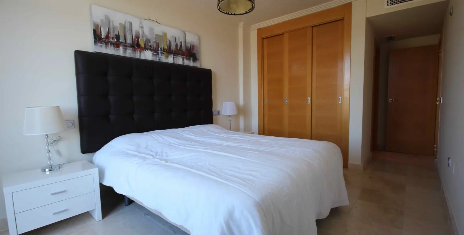 Sale of middle floor apartment in Los Flamingos 6