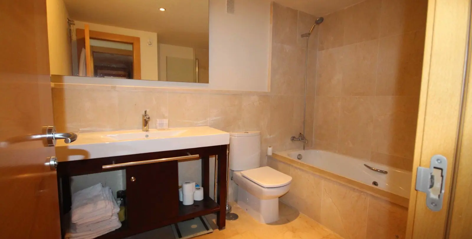 Sale of middle floor apartment in Los Flamingos 7