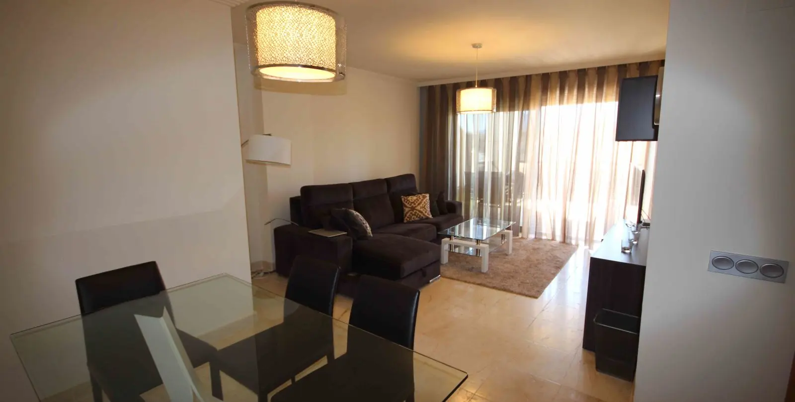 Sale of middle floor apartment in Los Flamingos 11
