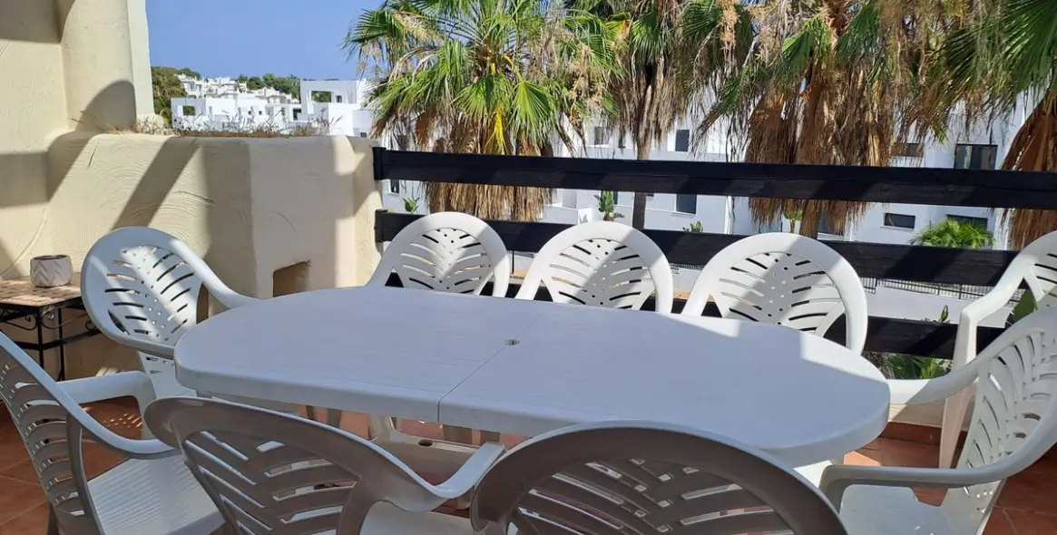 Продажа апартаментов на среднем этаже в Estepona 4