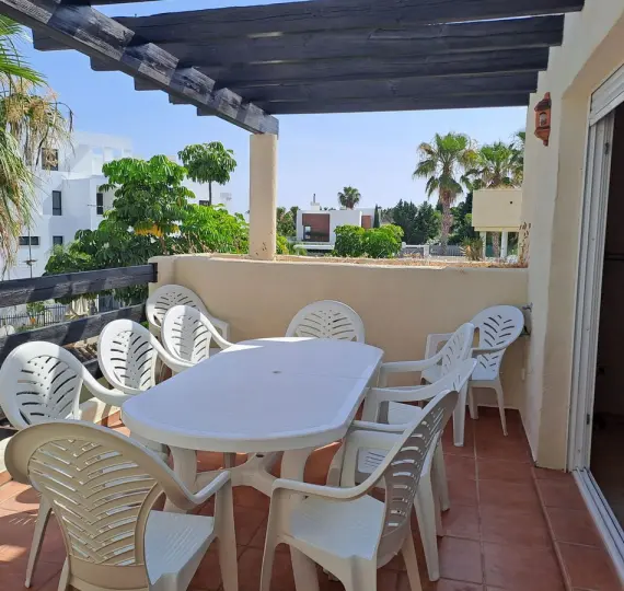 Продажа апартаментов на среднем этаже в Estepona