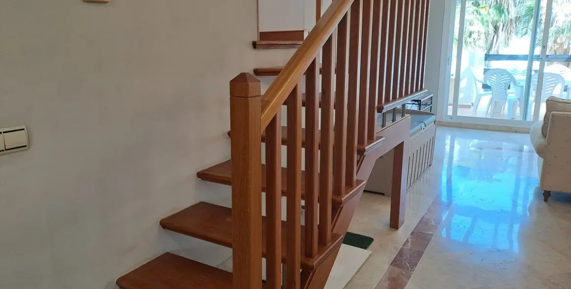 Продажа апартаментов на среднем этаже в Estepona 11