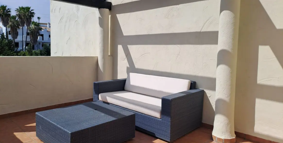 Sale of middle floor apartment in Estepona 23