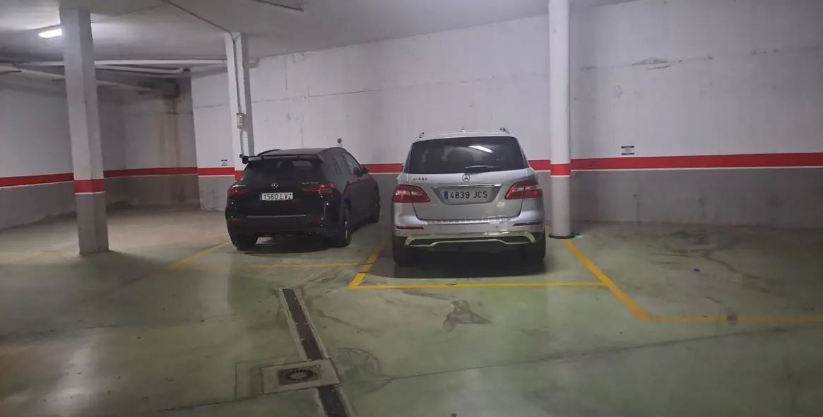 Sale of middle floor apartment in Estepona 24