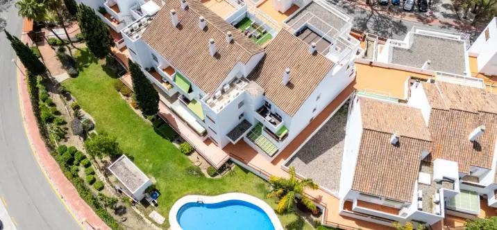 Продажа апартаментов на среднем этаже в Torrequebrada 0